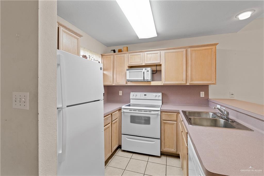 Photo 12 of 129 Lantana Street #3