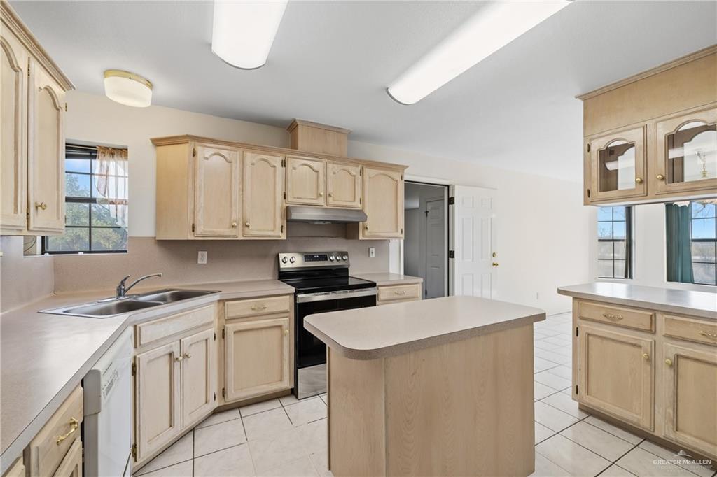 Photo 11 of 2715 Slaughter Drive