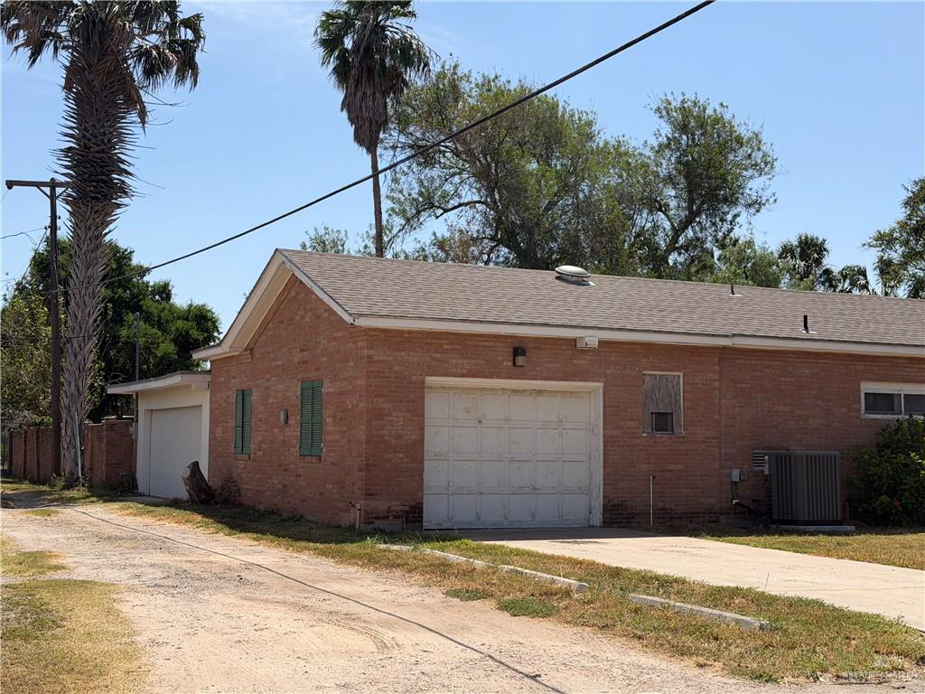 Photo 3 of 638 Rodriguez Avenue