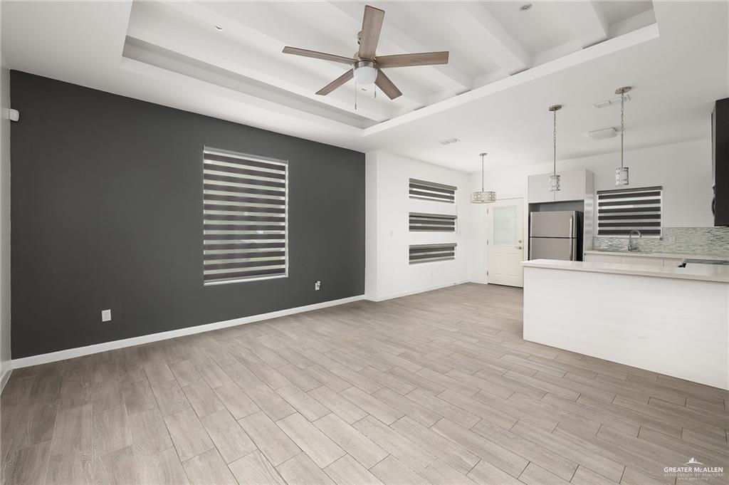 Photo 4 of 907 Carmel Avenue