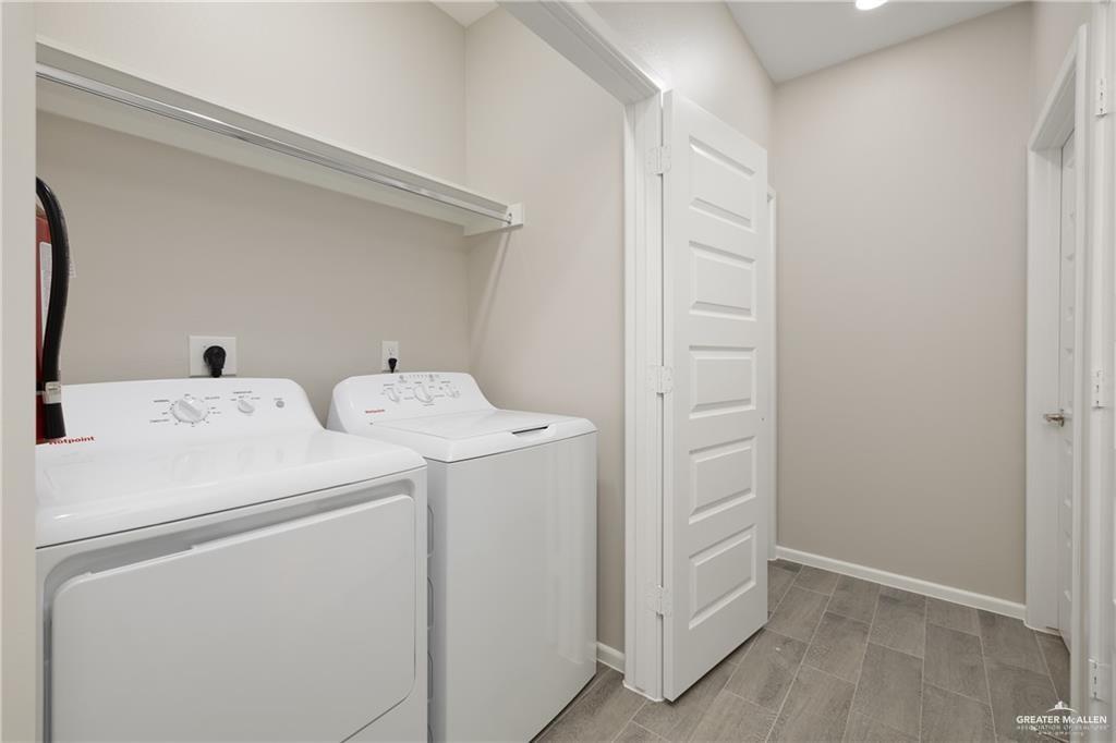 Photo 17 of 2708 Harrison Avenue #3