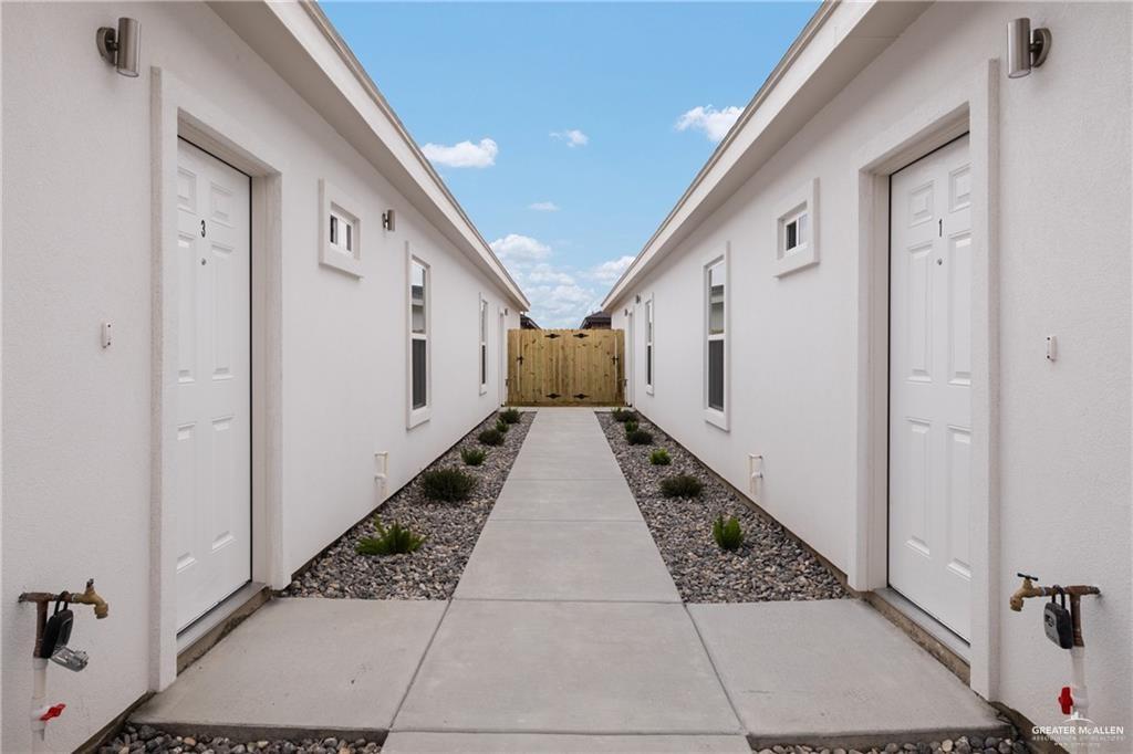 Photo 4 of 2708 Harrison Avenue #3