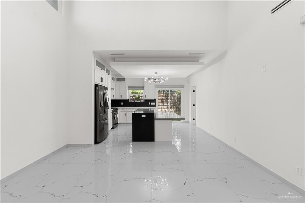 Photo 5 of 1825 Sunset Drive