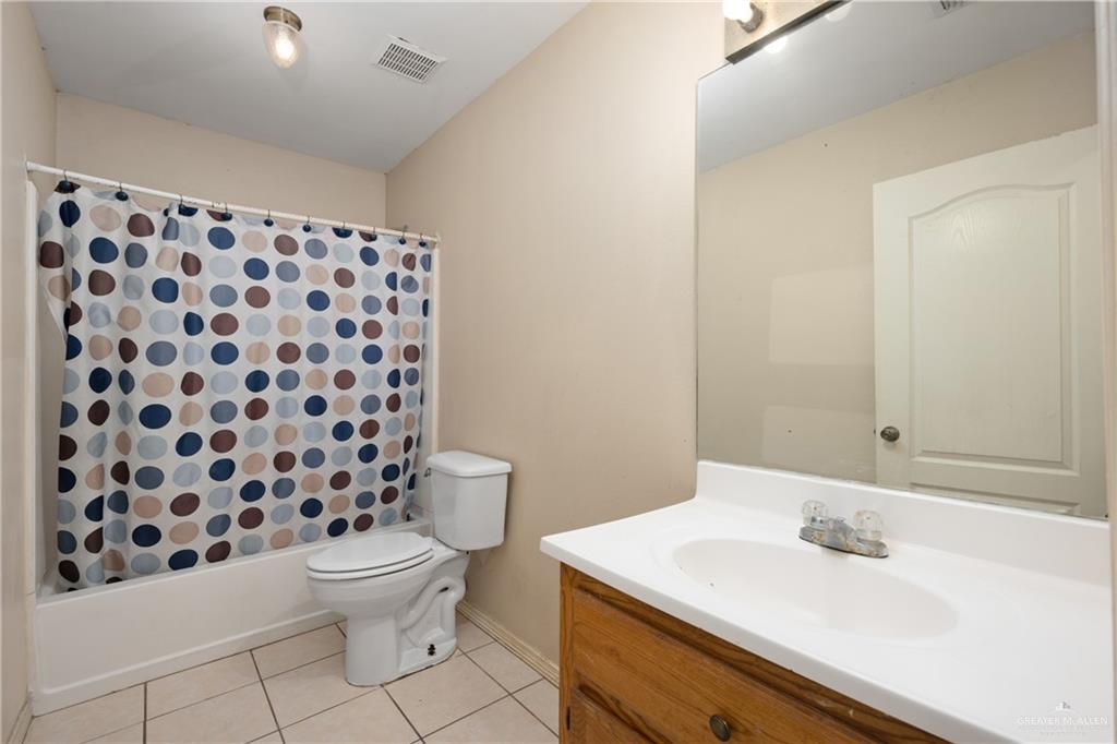 Photo 8 of 129 Delma Street #A