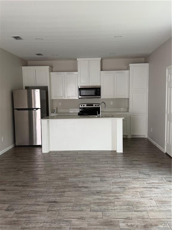 Photo 2 of 3304 Wolf Creek Avenue #4