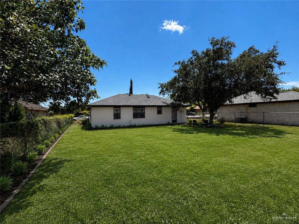 Photo 6 of 725 Franziska Street