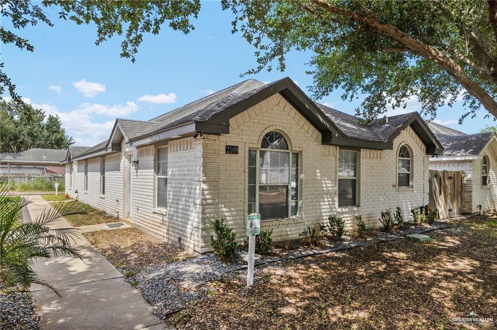 Photo 4 of 2109 Carlos Drive
