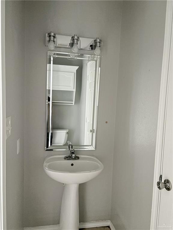 Photo 10 of 5204 Azalea Avenue