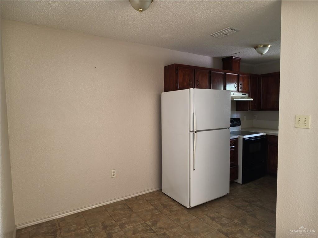 Photo 4 of 2508 31st Lane #2