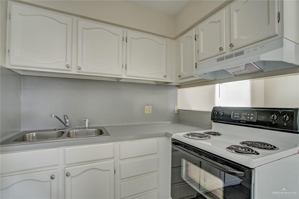 Photo 9 of 2125 Kerria Avenue