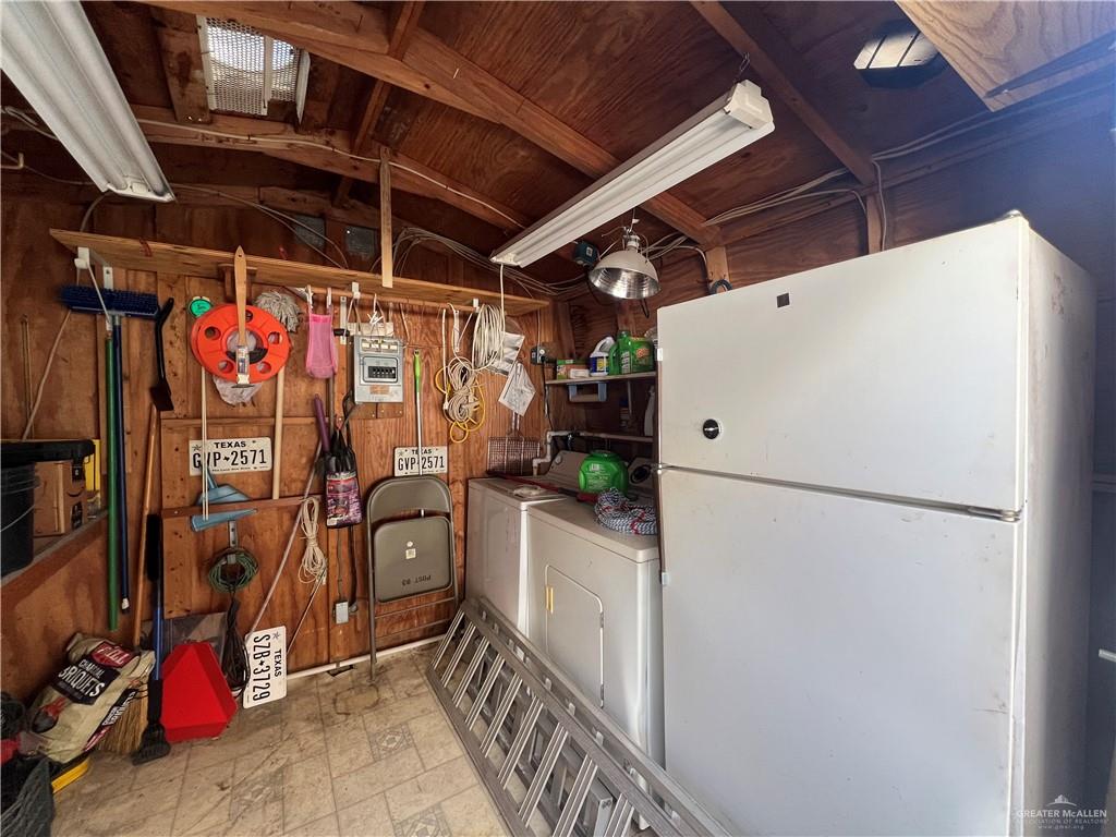 Photo 9 of 12 London Avenue
