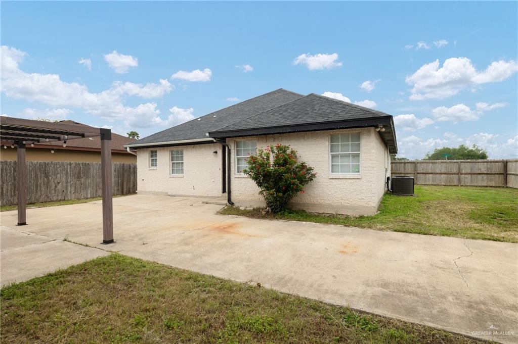 Photo 16 of 192 Laureles Drive