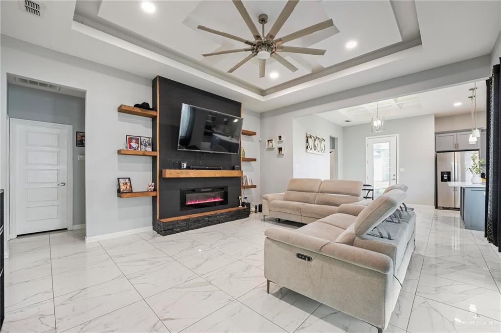 Photo 4 of 1605 Zenith Drive