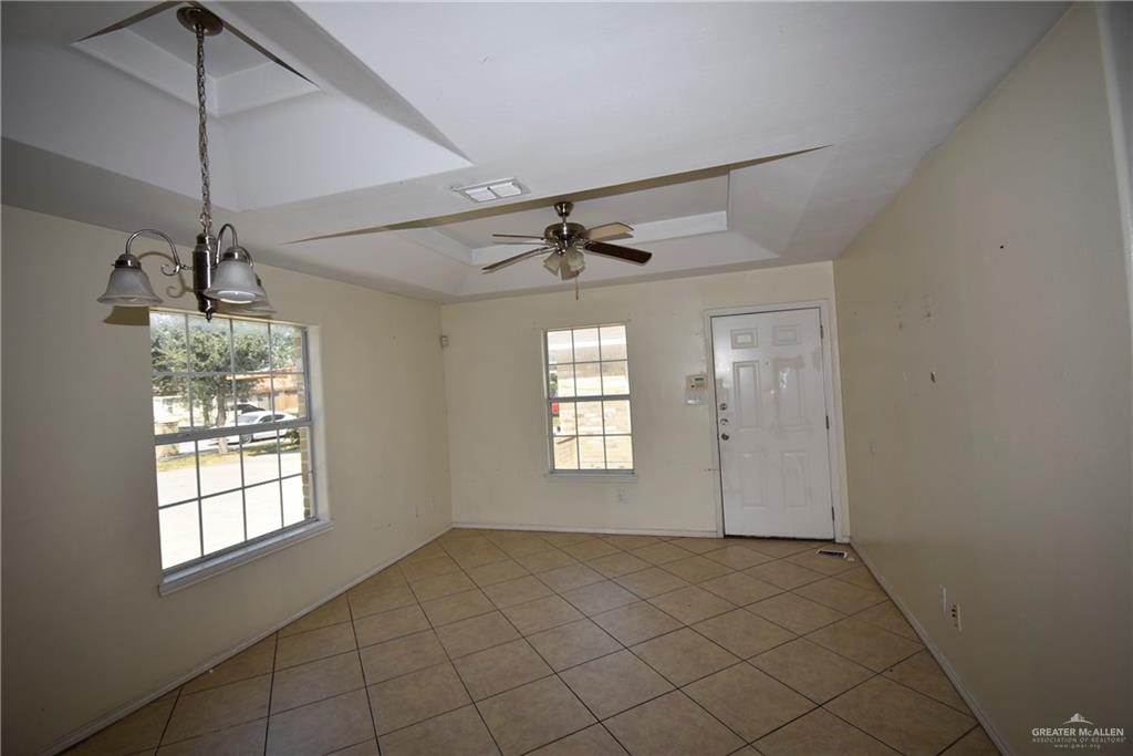 Photo 10 of 207 Albatross Avenue