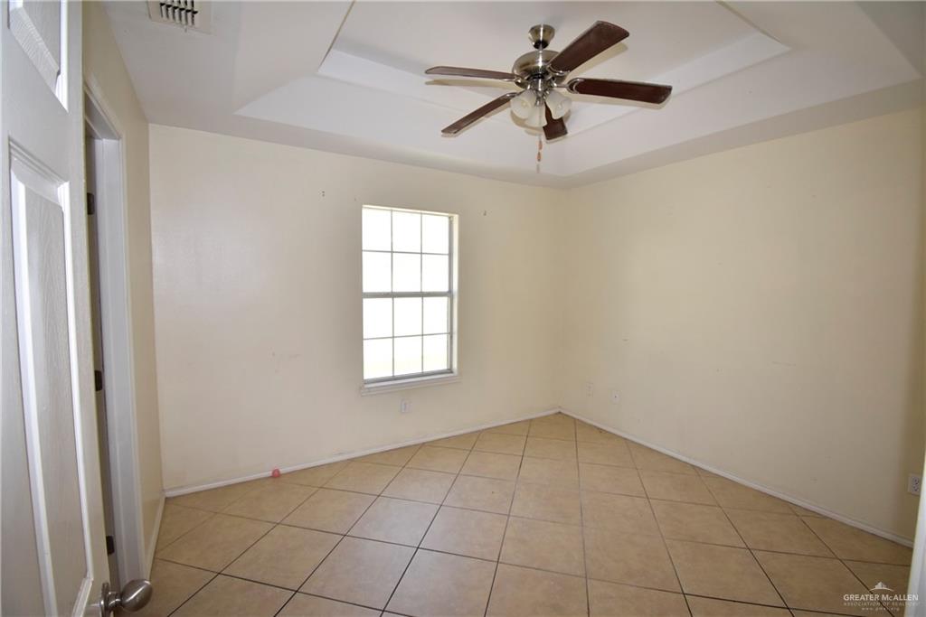 Photo 6 of 207 Albatross Avenue