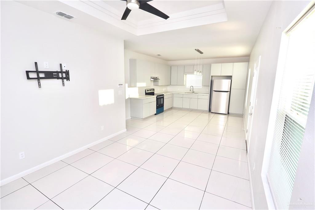 Photo 3 of 1417 Xanthia Street #Apt #4