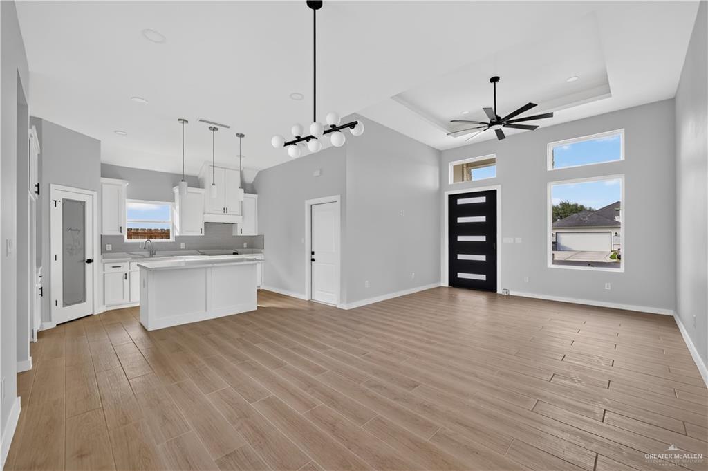 Photo 10 of 3525 Diamondhead Avenue