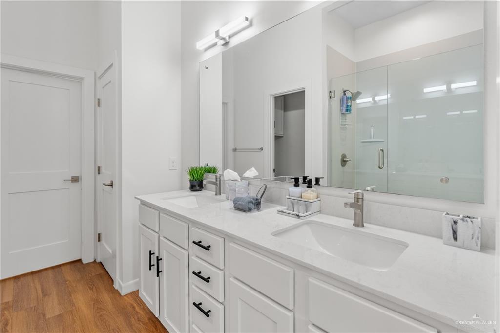 Photo 43 of 2712 Kerria Avenue