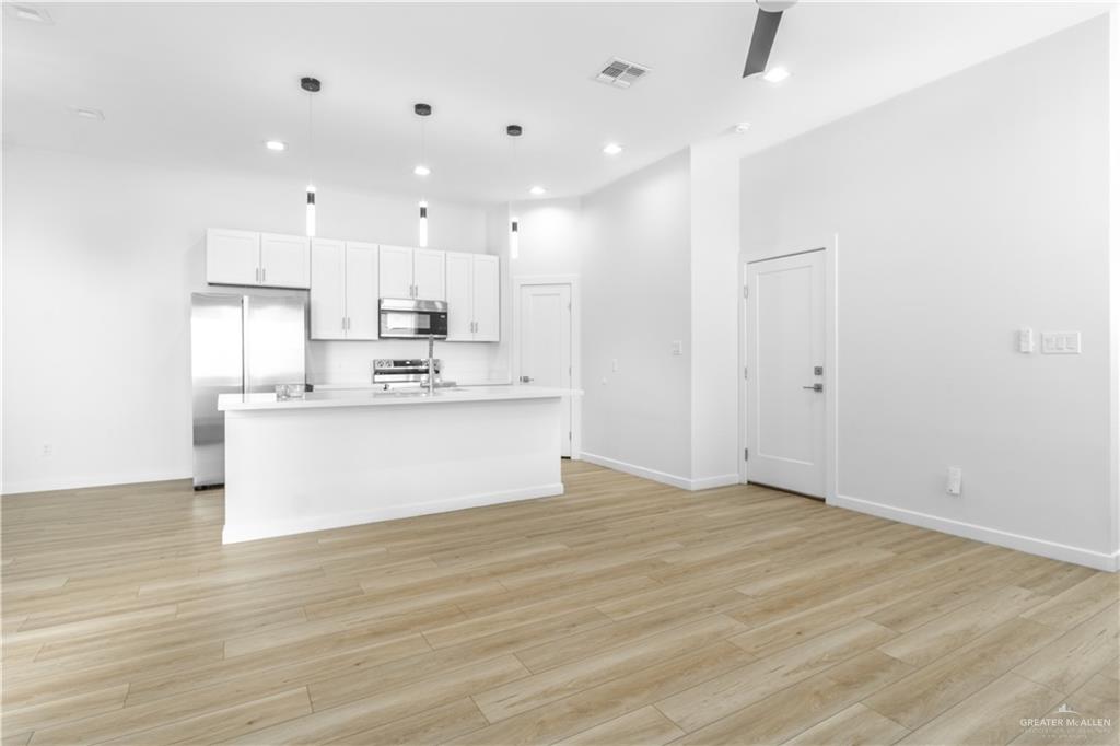 Photo 9 of 2712 Kerria Avenue