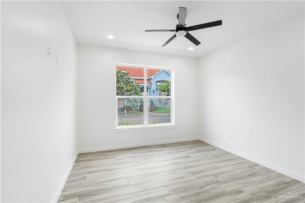 Photo 9 of 702 Seminole Avenue