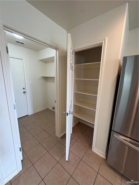 Photo 10 of 809 Santos Avenue