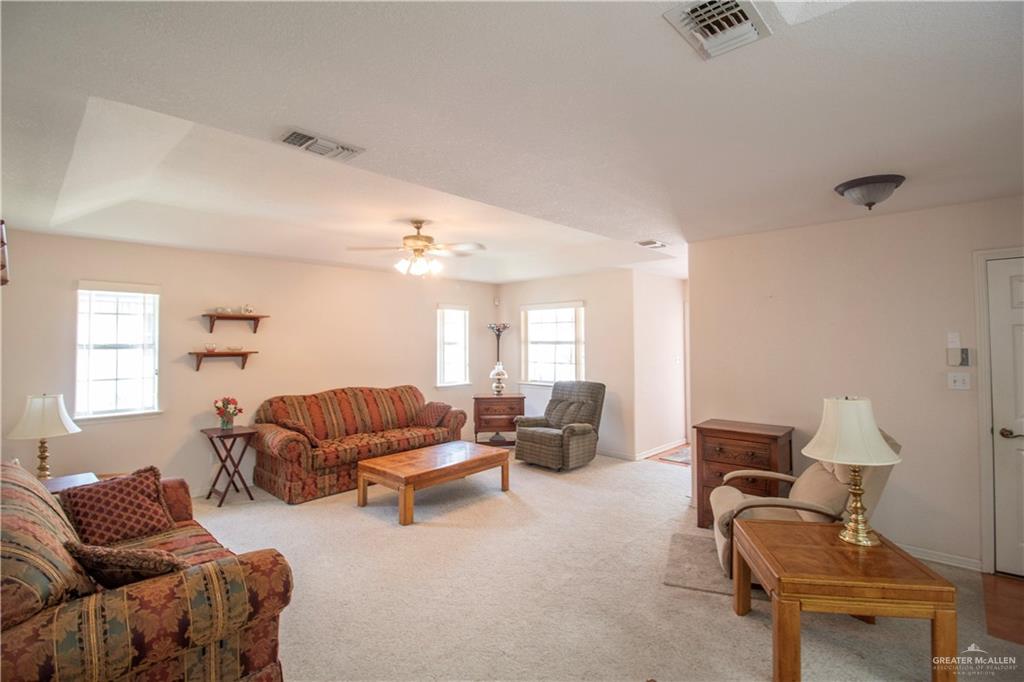 Photo 4 of 114 Saturn Street