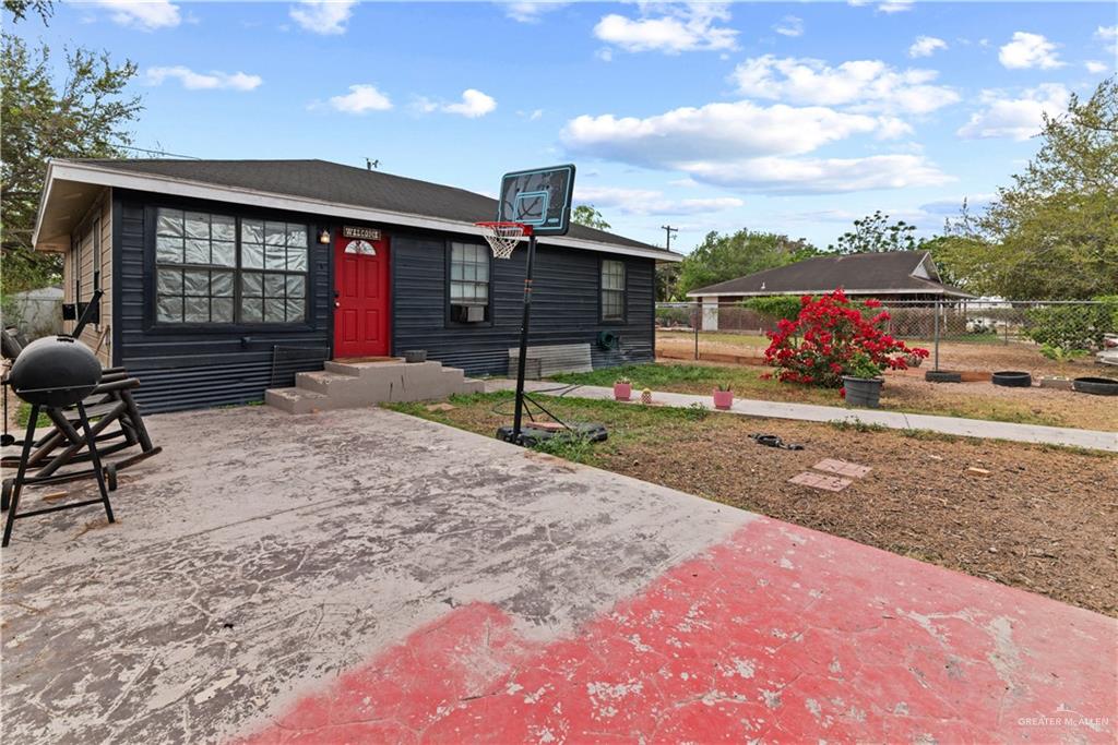 Photo 1 of 915 Los Ebanos Street, San Juan