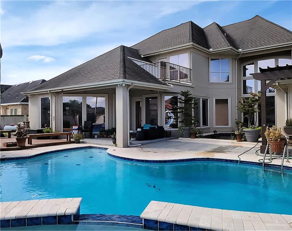 Photo 2 of 2105 Alexandra Drive