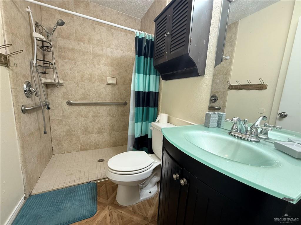 Photo 11 of 3614 Andrew Avenue