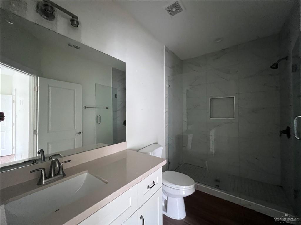 Photo 11 of 1025 Clarence Avenue #A
