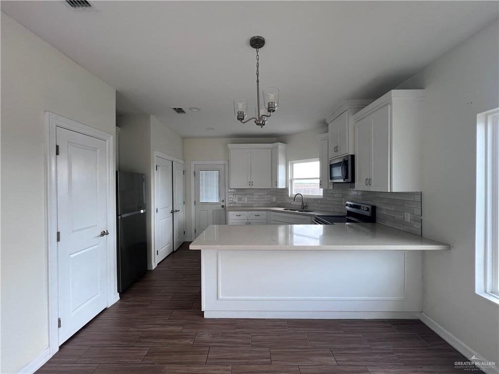 Photo 3 of 1025 Clarence Avenue #A