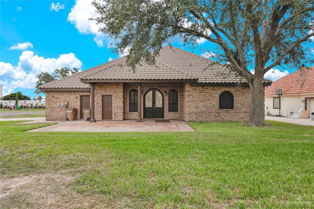 Photo 5 of 2405 Rhin Drive
