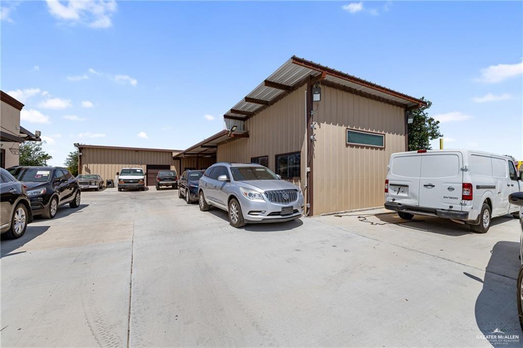 Photo 11 of 3303 Veterans Boulevard