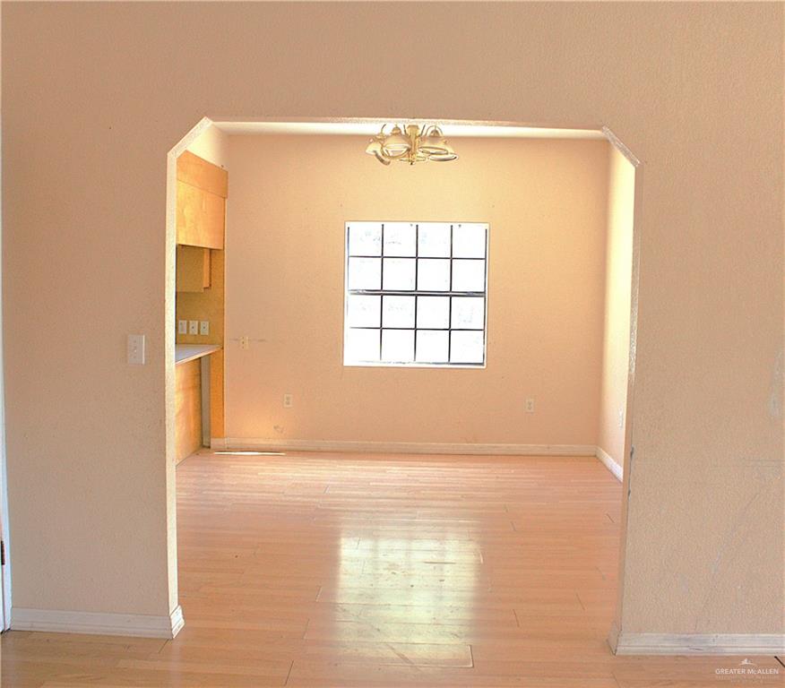 Photo 6 of 502 East Street