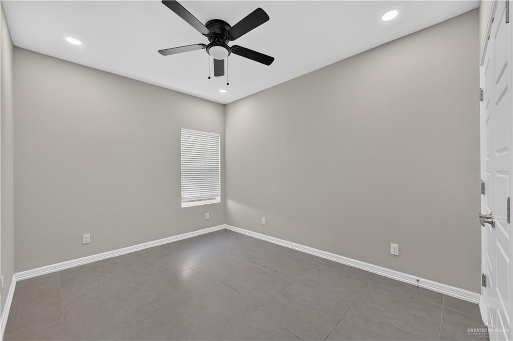 Photo 16 of 5601 Puffin Avenue