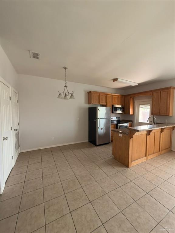 Photo 3 of 2712 Phoenix Street