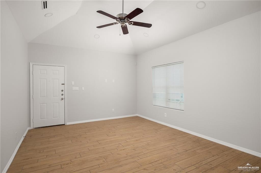 Photo 4 of 2708 Eisenhower Avenue #2