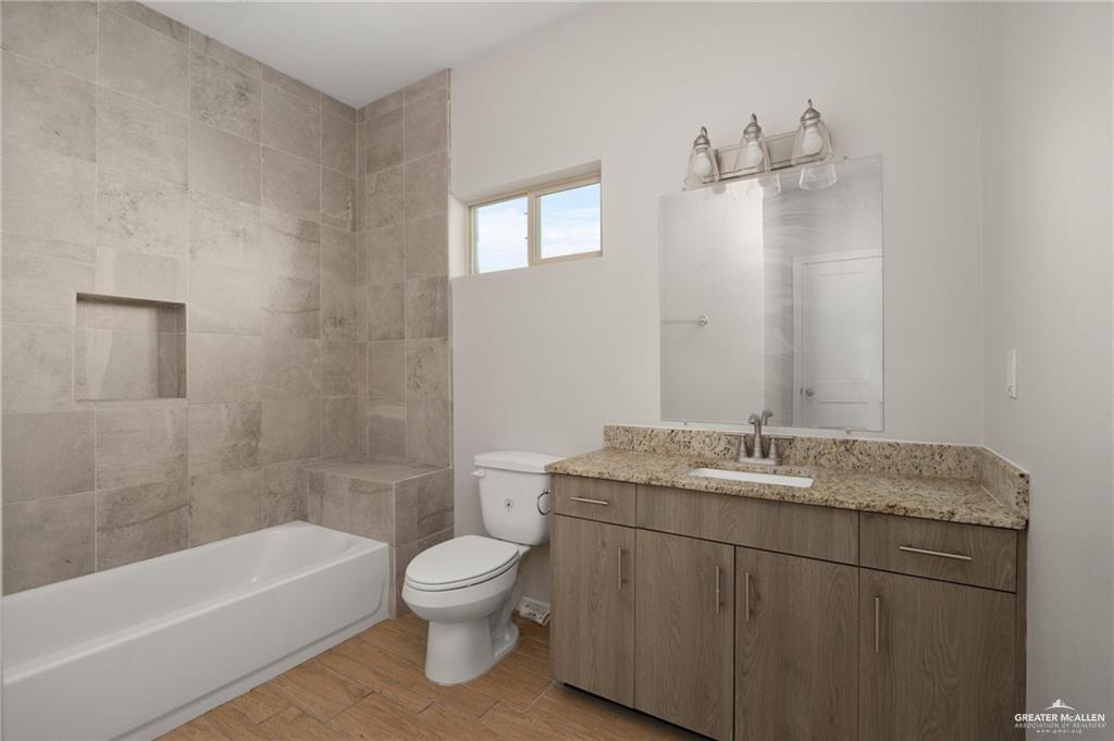 Photo 5 of 2708 Eisenhower Avenue #2