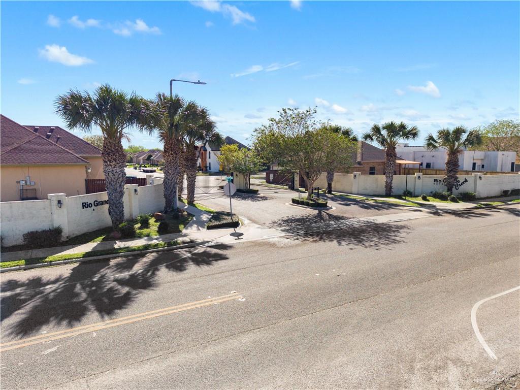 Photo 4 of 313 River Wood Street