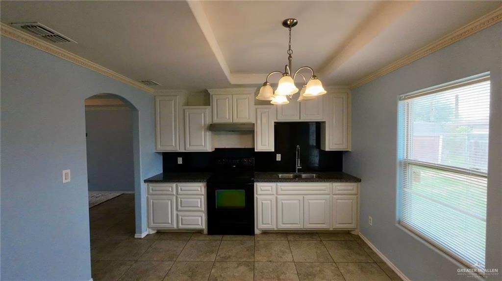 Photo 10 of 3048 Lucille Avenue