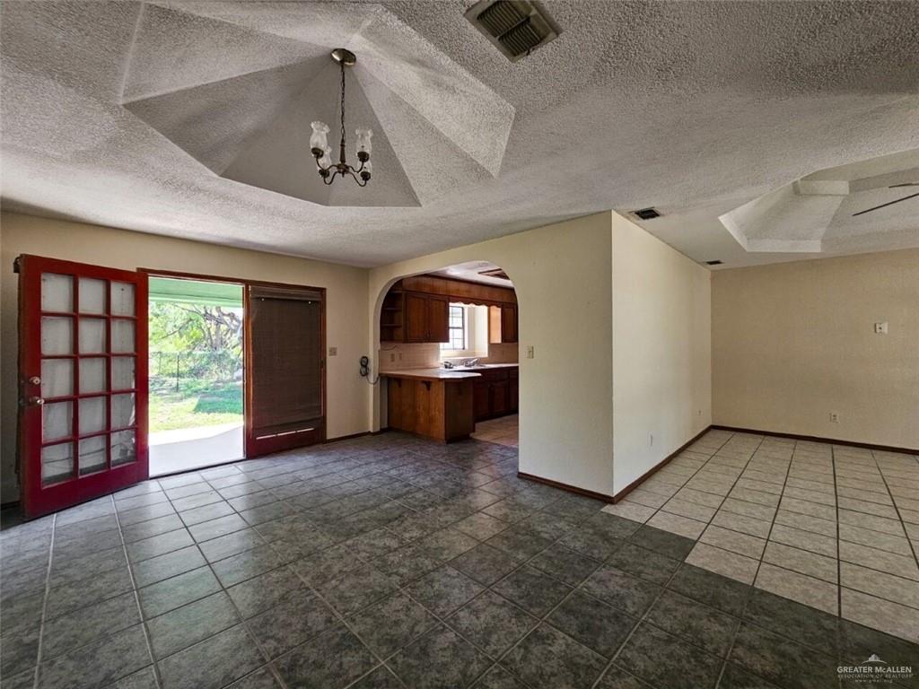 Photo 4 of 7706 Jasman Road