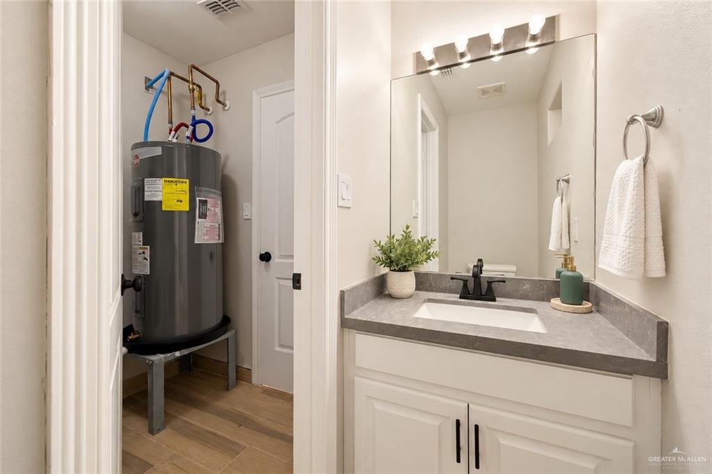 Photo 9 of 213 49th Street #1