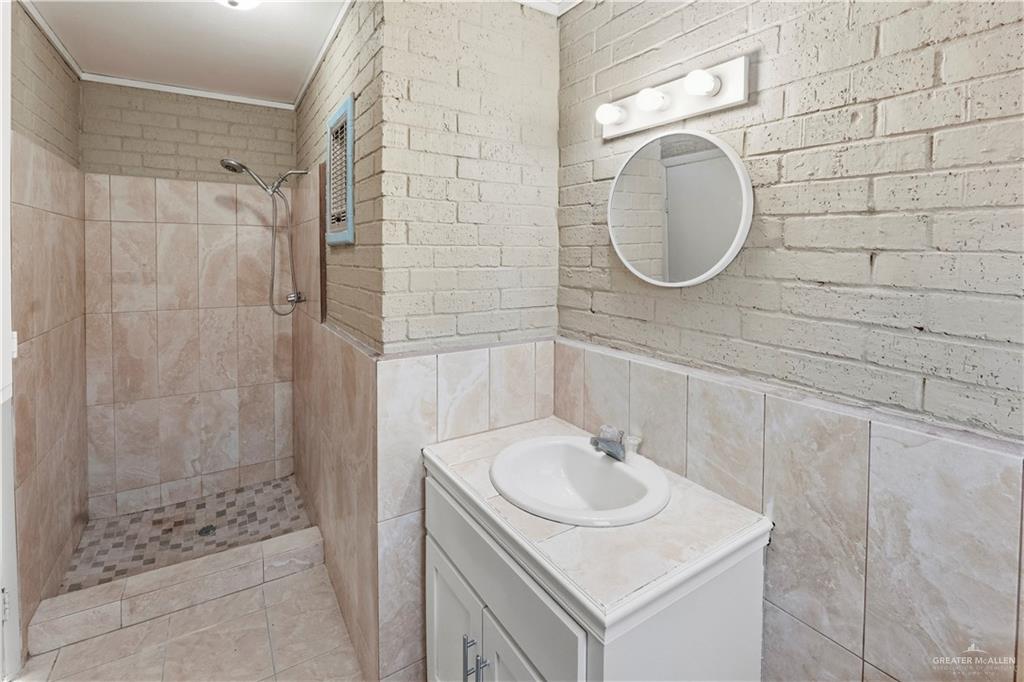 Photo 13 of 307 Cox Street