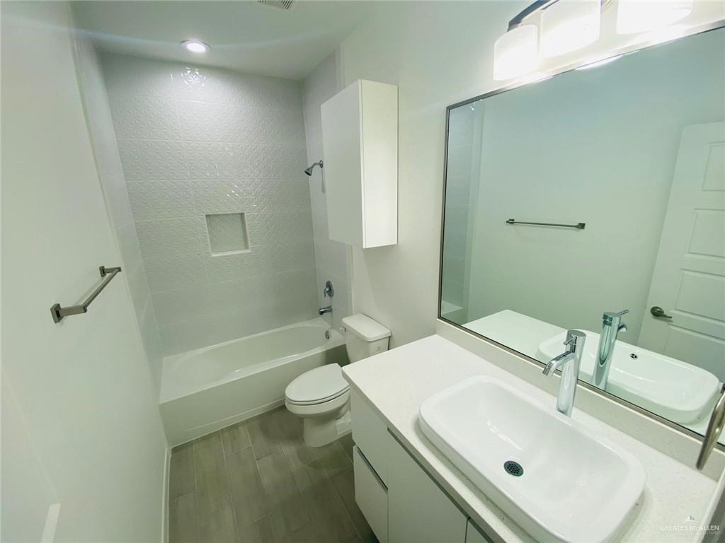 Photo 7 of 1625 Marlin Street #3