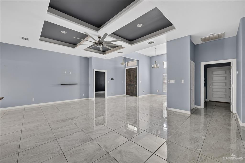 Photo 3 of 806 Seminole Avenue