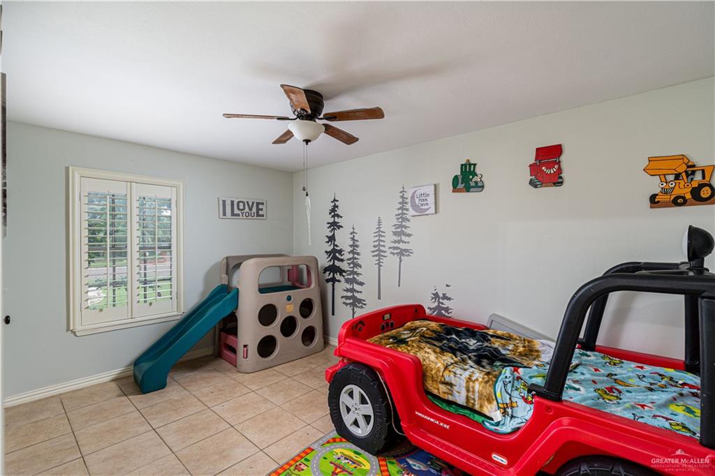 Photo 11 of 918 Fairway Drive