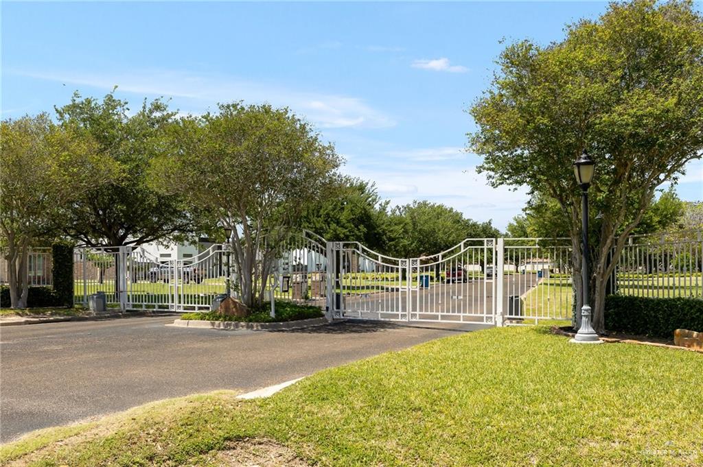 Photo 10 of 1816 El Mileno Drive