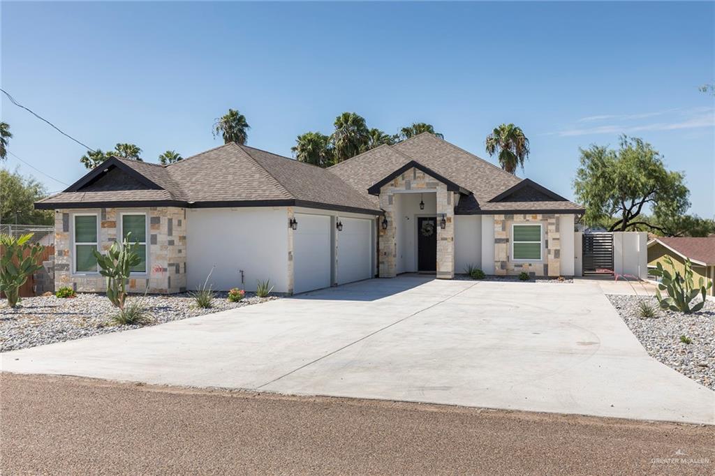 Photo 1 of 825 Kika De La Garza Boulevard, La Joya