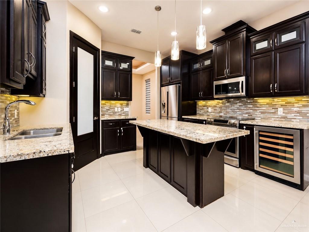 Photo 11 of 2914 Hackberry Avenue