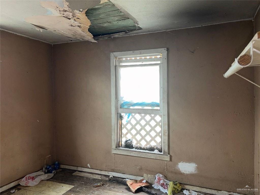 Photo 6 of 2613 Halsey Street